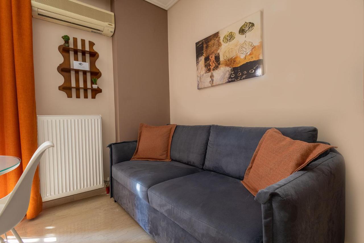 Your Cozy Six Street Apartment Larissa Esterno foto