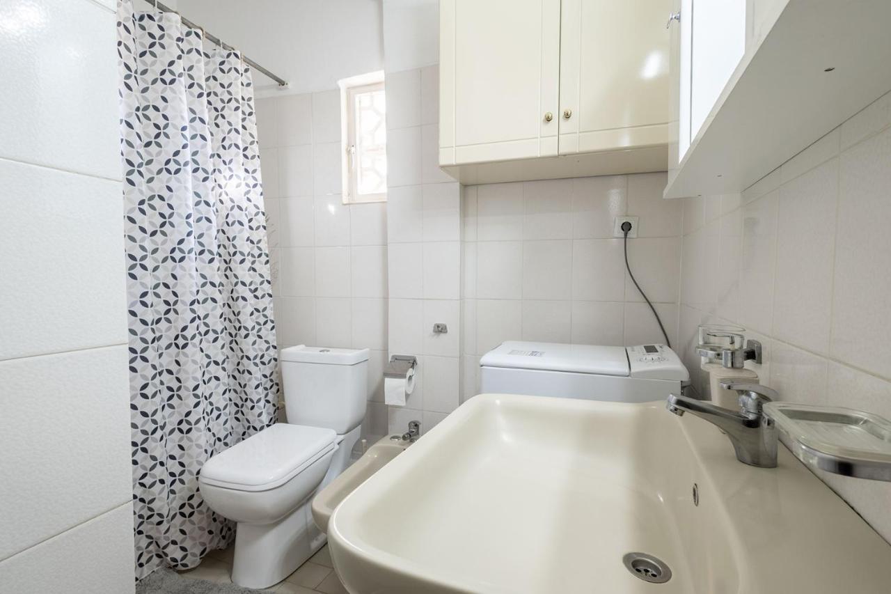 Your Cozy Six Street Apartment Larissa Esterno foto