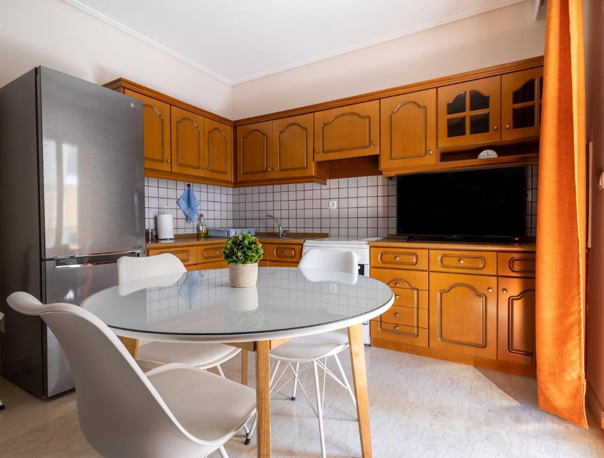 Your Cozy Six Street Apartment Larissa Esterno foto